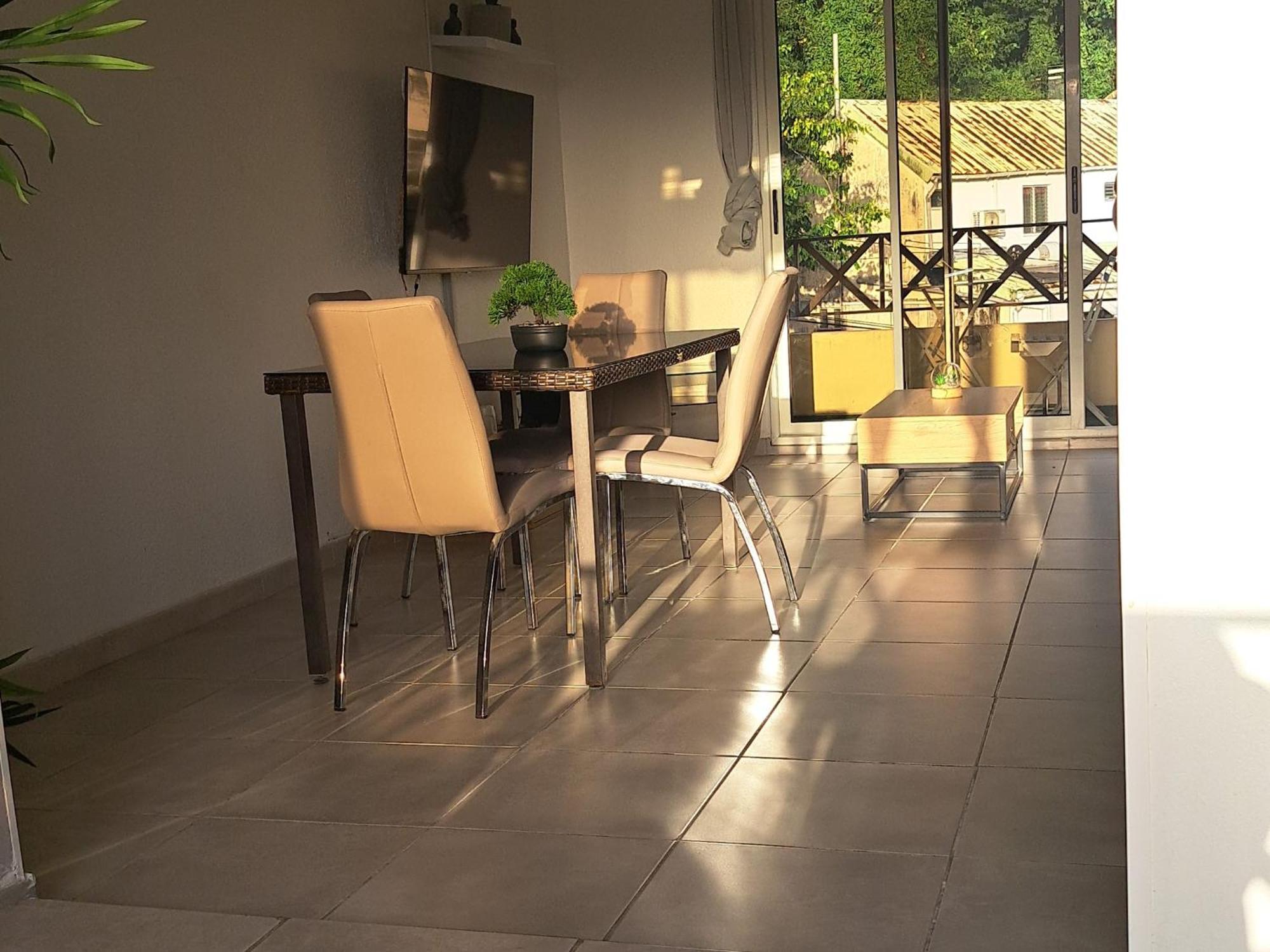 Super Appartement T3 Proche De Tout Sans Vis-A-Vis Fort-de-France Exteriör bild